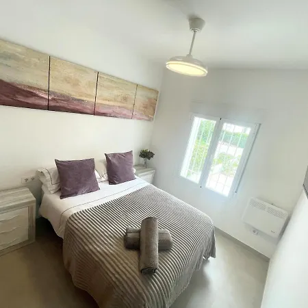 Stunning Modern 2 Bedroom Bunga With Shared Pool *