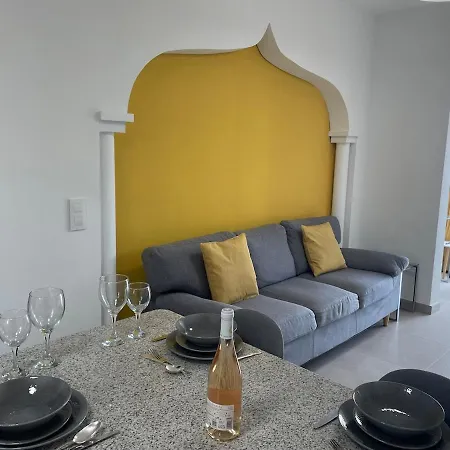 Stunning Modern 2 Bedroom Bunga With Shared Pool Apartamento
