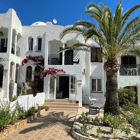 Apartamento Stunning Modern 2 Bedroom Bunga With Shared Pool