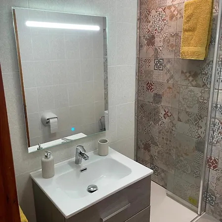 Stunning Modern 2 Bedroom Bunga With Shared Pool