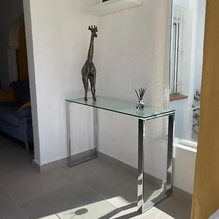 Apartamento Stunning Modern 2 Bedroom Bunga With Shared Pool *